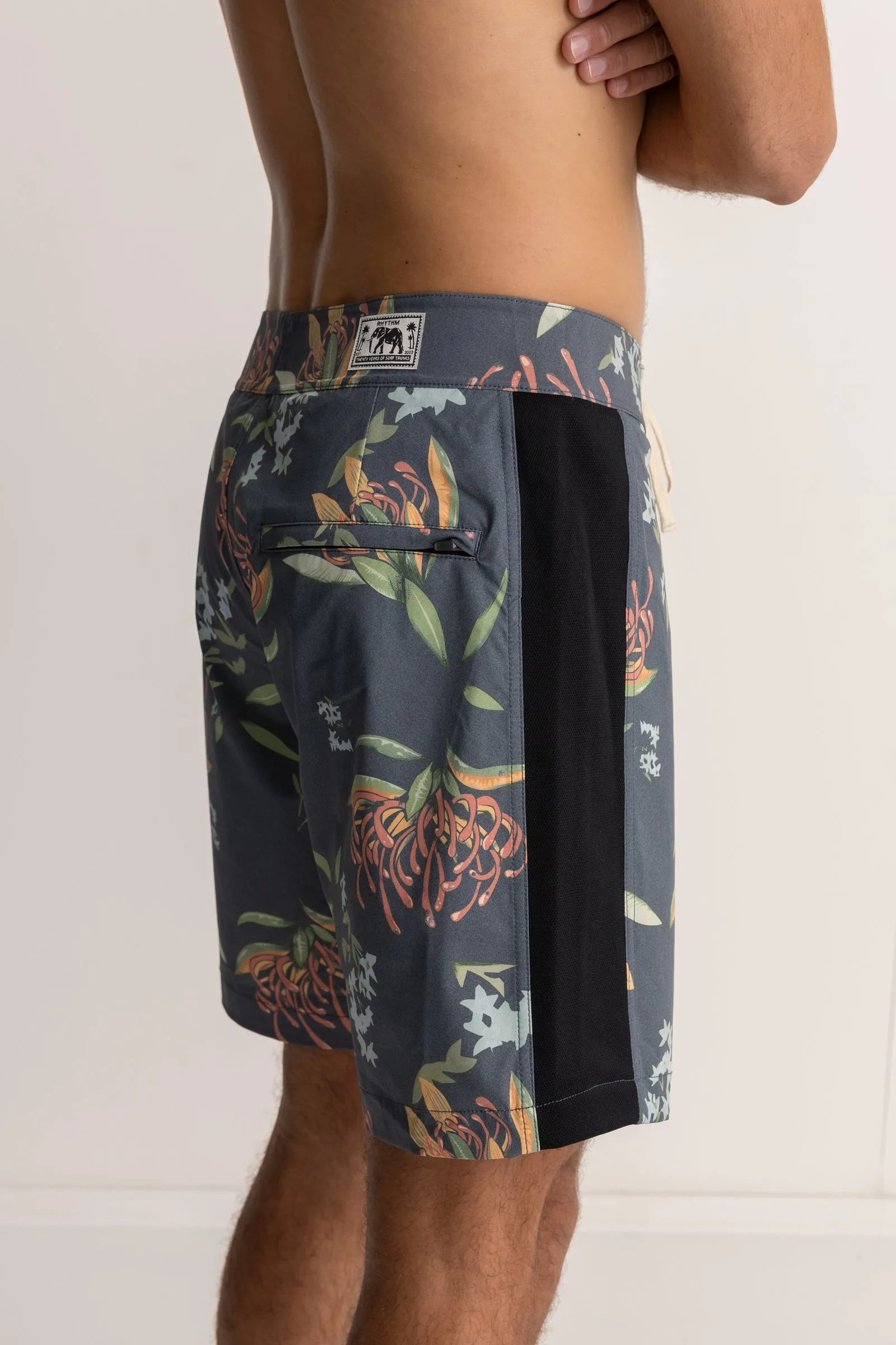 Botanical Trunk Vintage Black