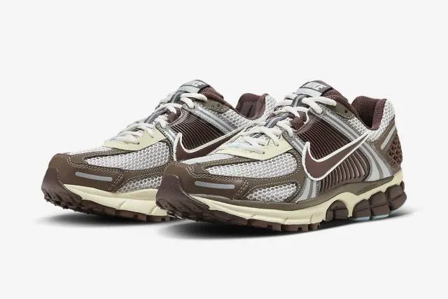 Nike Zoom Vomero 5 Earth Fossil Light Iron Ore FD9920-022