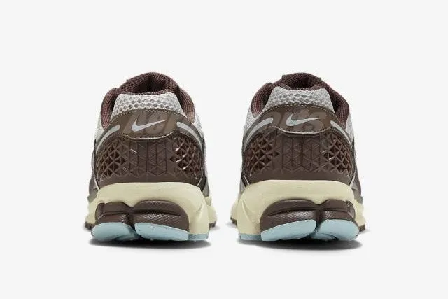 Nike Zoom Vomero 5 Earth Fossil Light Iron Ore FD9920-022