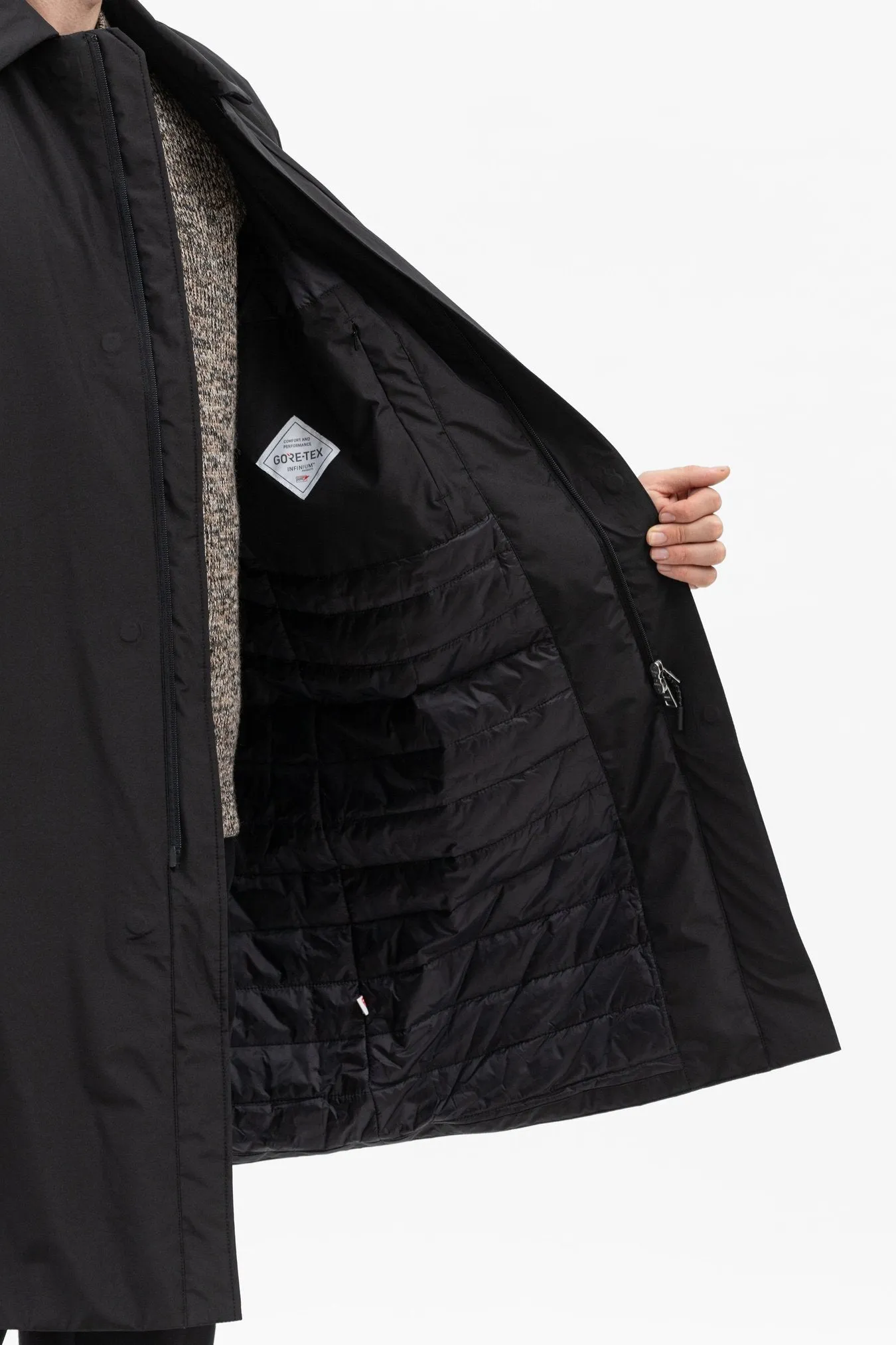 Norse Projects   Vargo Gore-Tex Infinium Raglan Mac Black